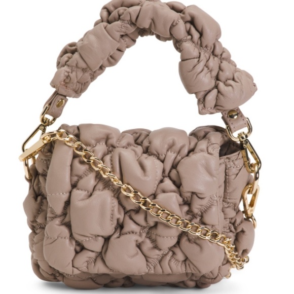 NWT LA VIA Made In Italy Leather Puffed Crossbody With Chain Detail - Picture 1 of 14